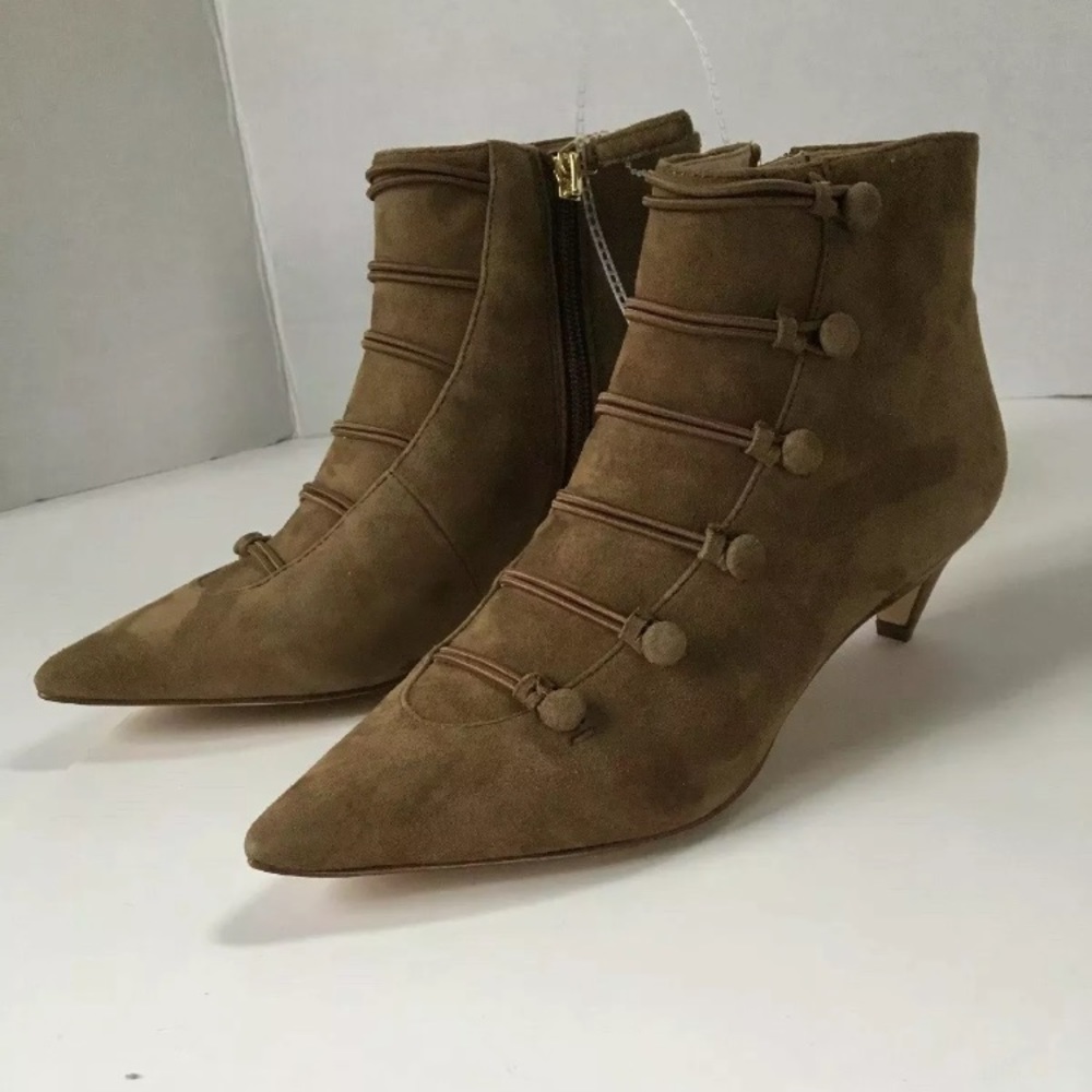 Nine West Ankle Booties Brown Suede kitten heels.